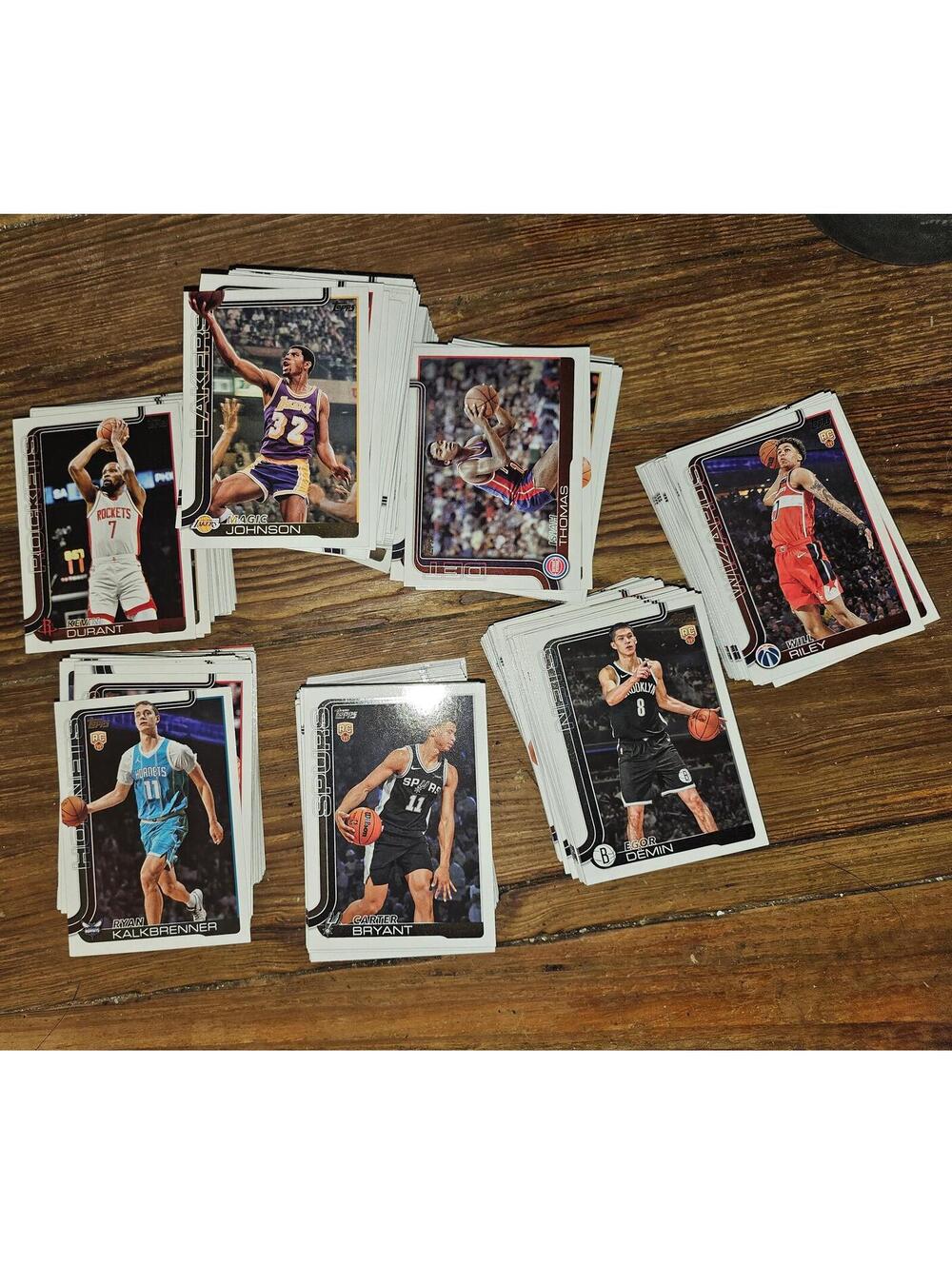 Approximately 800 Topps 24-25 NBA basketball cards- Unsorted Rookies, Stars, HOF